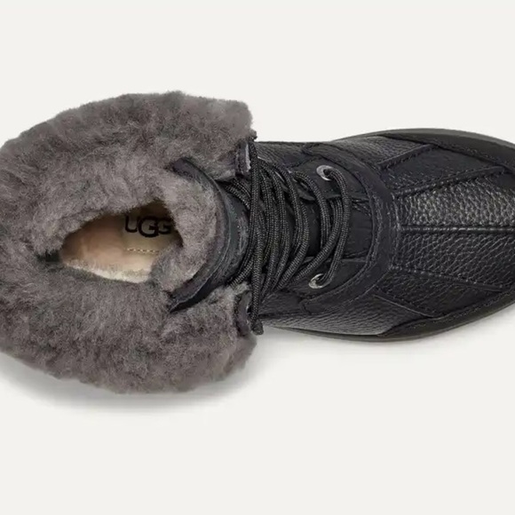 NEW Ugg Women’s Adirondack III Waterproof Fur Boot in Black/Grey Size 5 - Picture 3 of 16